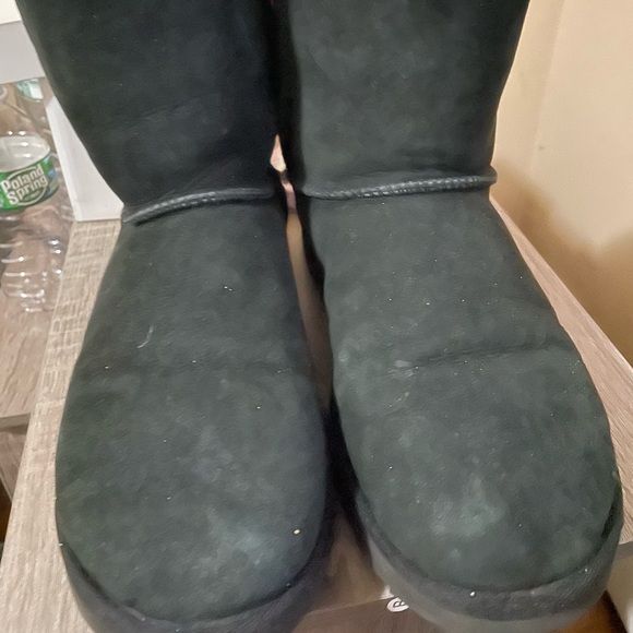 Black Ugg boots (Women’s size 9) - Picture 3 of 3